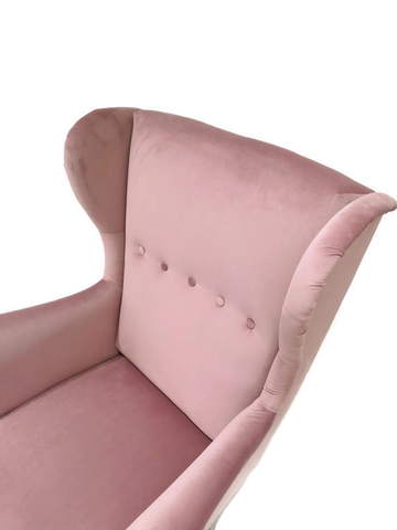 Fotel uszak różowy welur tkanina premium na drewnianych nogach