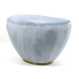 Zdjęcie do “Puf Delia szary na złotej podstawie welurowa”.