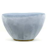 Zdjęcie do “Puf Delia szary na złotej podstawie welurowa”.