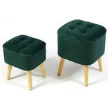Zdjęcie do “Komplet zielonych puf welurowych Roy na drewnianych nóżkach”.