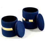 Zdjęcie do “Komplet granatowych welurowych puf ze złotą chromowaną obręczą ”.