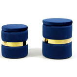 Zdjęcie do “Komplet granatowych welurowych puf ze złotą chromowaną obręczą ”.