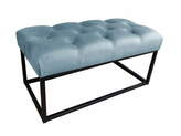 Zdjęcie do “Puf tapicerowany Chesterfield na metalowym stelażu w tkaninie Bluvel niebieski”.