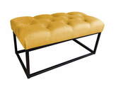 Zdjęcie do “Puf tapicerowany Chesterfield na metalowym stelażu w tkaninie Magic Velvet miodowy”.
