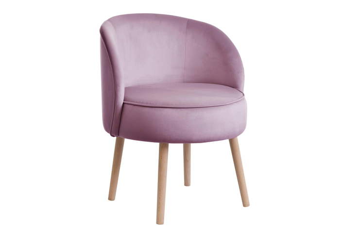 Fotel tapicerowany w kolorze różowym na drewnianych nogach
